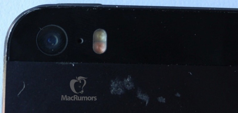 Illustration for article titled Leaked iPhone 5S Prototype Is Pretty Much Everything You'd Expect